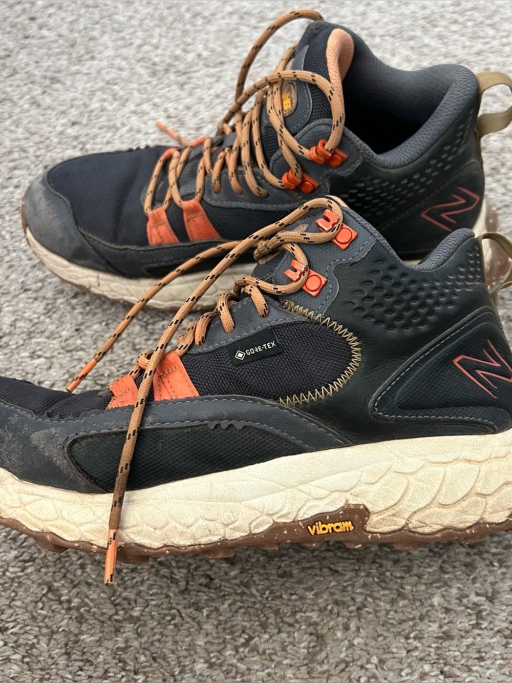 New Balance Black Orange Gore-Tex Foam Hierro Trail Runners Men's 6 Women’s 7.5